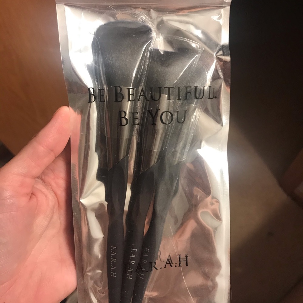 F.A.R.A.H Brush Set